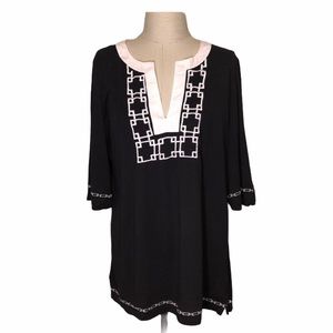 Tommy Hilfiger navy v neck blouse size XL